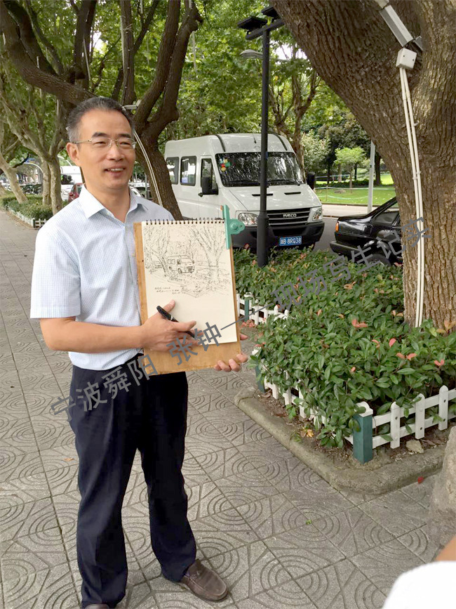 2015.09.23 接受南京依維柯車公司訪問時(shí)現(xiàn)場(chǎng)速寫完成余姚北濱江路街景